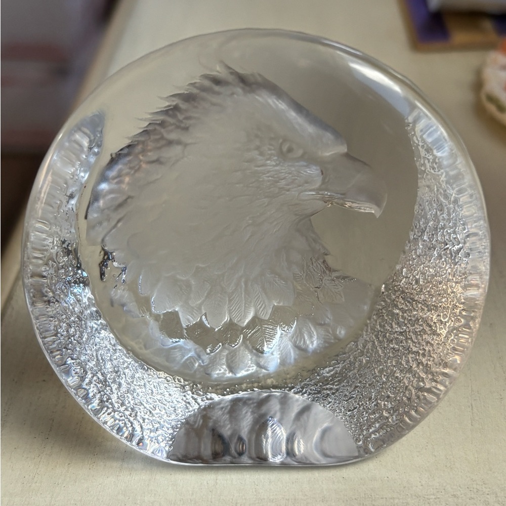 Mats Jonasson Bald Eagle Paperweight signed and numbered 9201